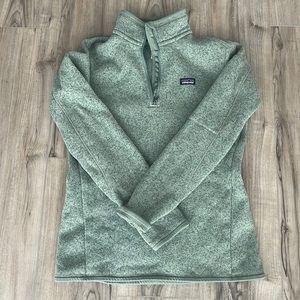 Patagonia Medium sage green quarter zip